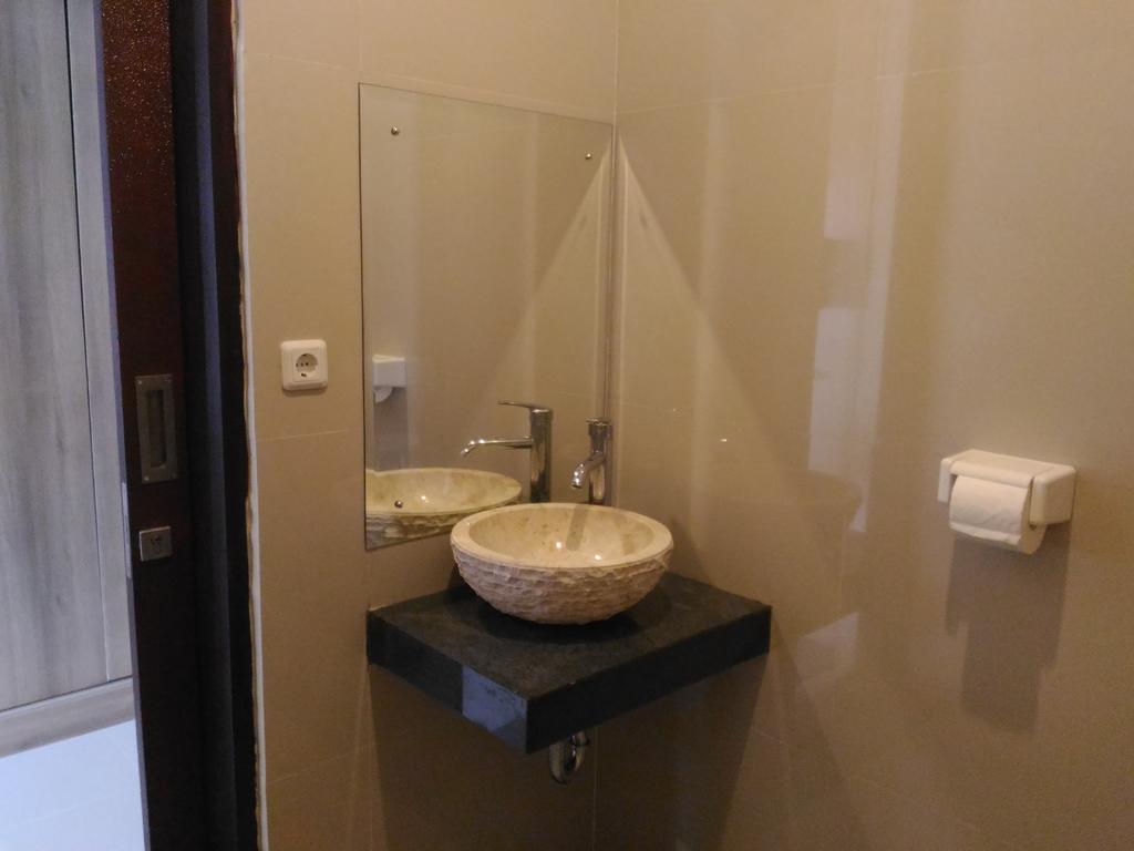 Guest House Reisya Nusa Dua  Zewnętrze zdjęcie