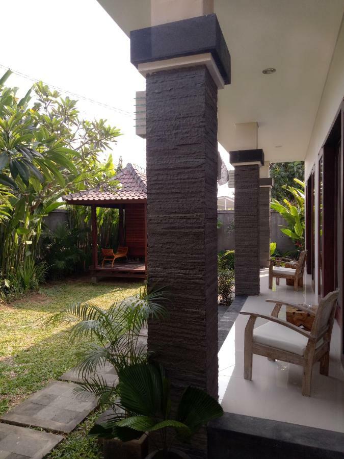 Guest House Reisya Nusa Dua  Zewnętrze zdjęcie