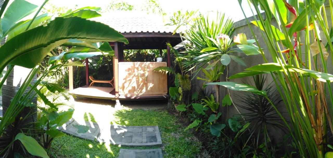 Guest House Reisya Nusa Dua  Zewnętrze zdjęcie